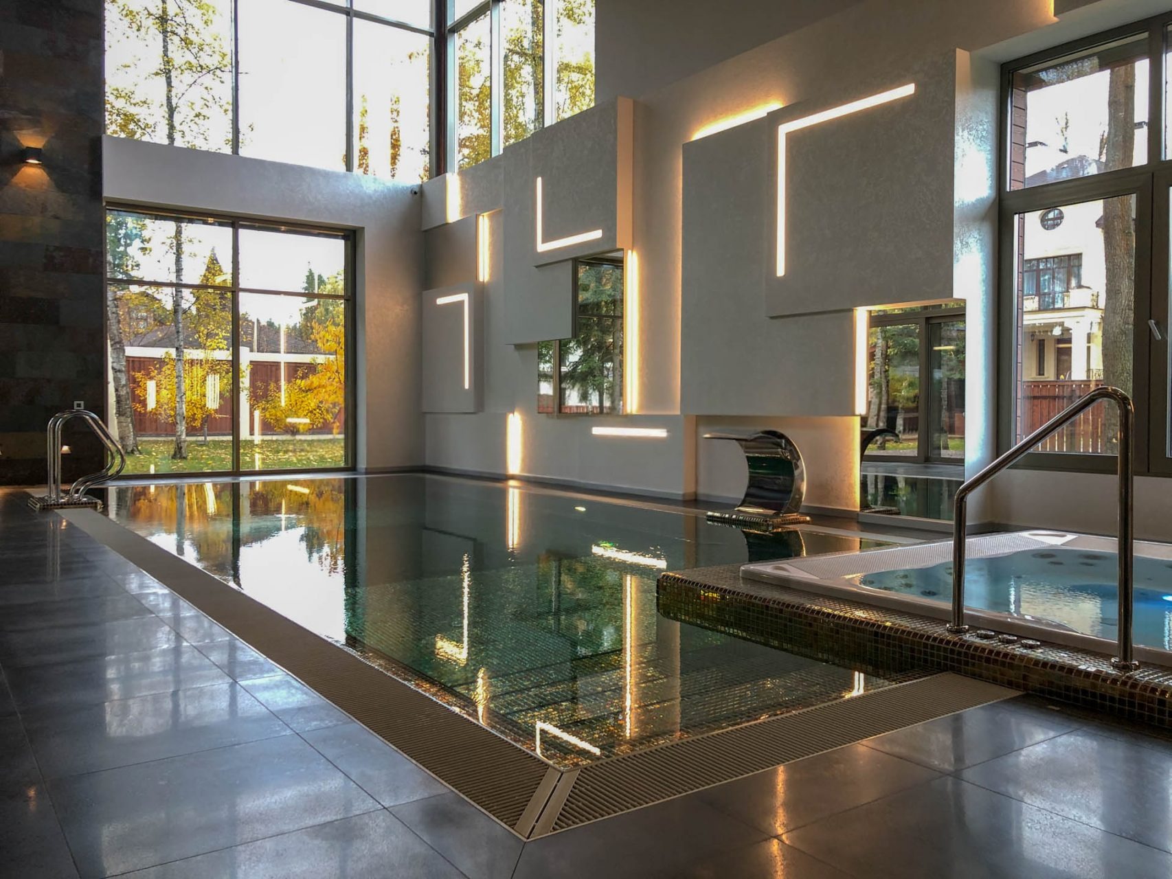 Бассейн в загородном доме — AllPools