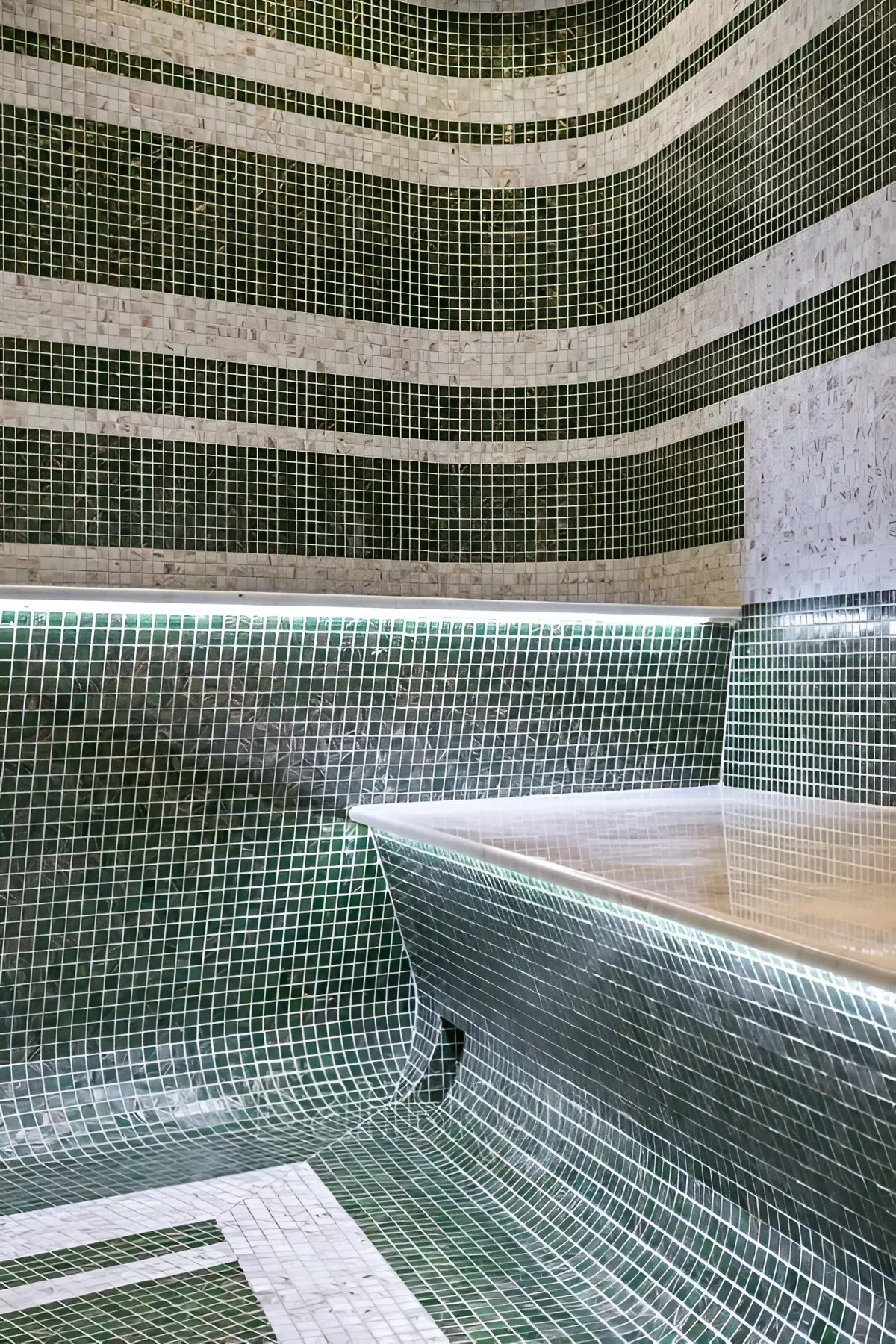 Футуристский хаммам — Баньковъ