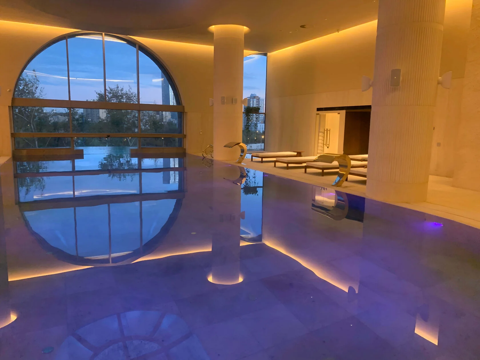 Бассейн в «Crocus Fitness» — АкваГрупп