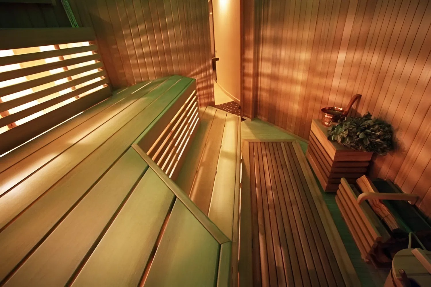 Традиционная баня с Hi-tech подсветкой — Баньковъ