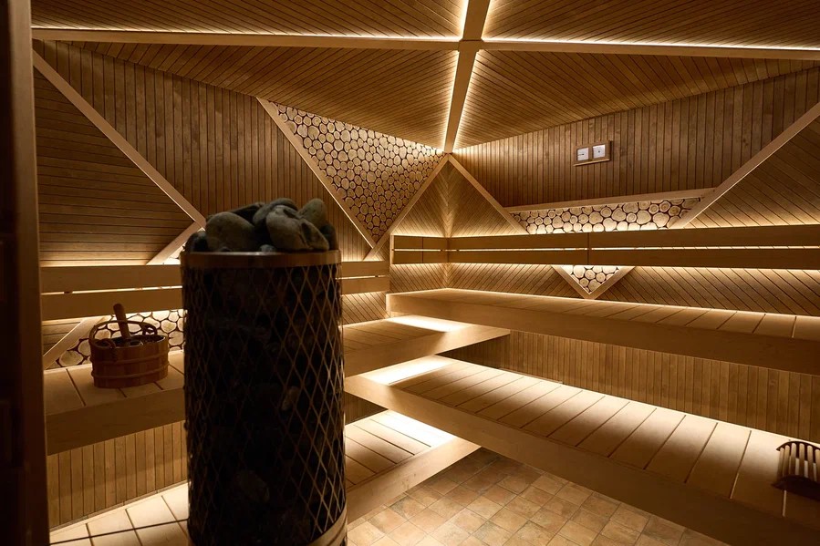 Премиальная парная с можжевеловым декором — Sauna-Wood